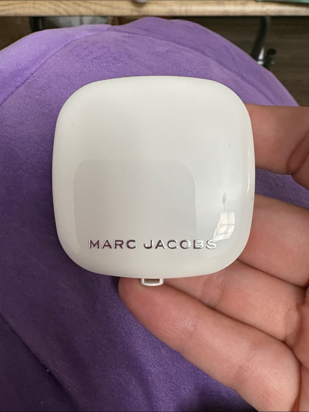 Marc Jacobs White Gloss Compact Case with Metallic Logo